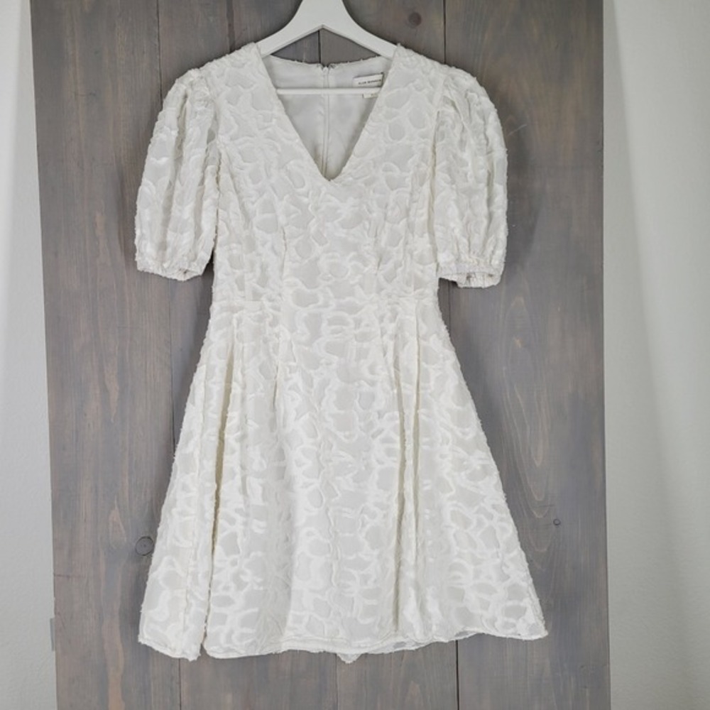 Club‎ Monaco Mini Dress Womens 2 White Textured Puff Sleeve V-Neck A-Line Garden - Picture 2 of 11